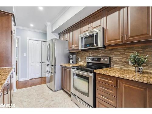 311-39 Ferndale Drive S, Barrie, ON - Indoor Photo Showing Kitchen With Stainless Steel Kitchen