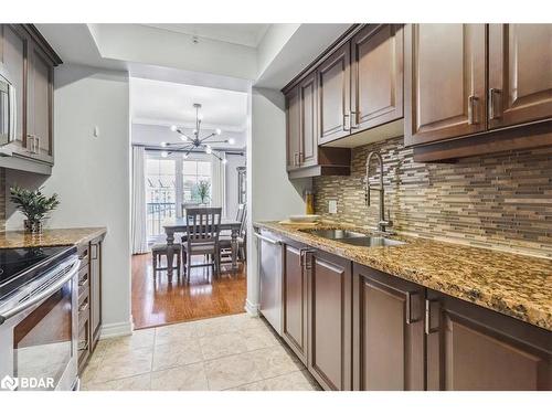 311-39 Ferndale Drive S, Barrie, ON - Indoor Photo Showing Kitchen With Double Sink With Upgraded Kitchen