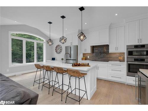 10 Walter James Parkway, Snow Valley, ON - Indoor Photo Showing Kitchen With Upgraded Kitchen