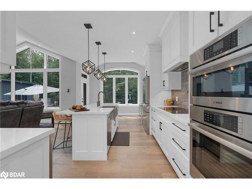 10 Walter James Parkway, Snow Valley, ON - Indoor Photo Showing Kitchen With Stainless Steel Kitchen With Upgraded Kitchen