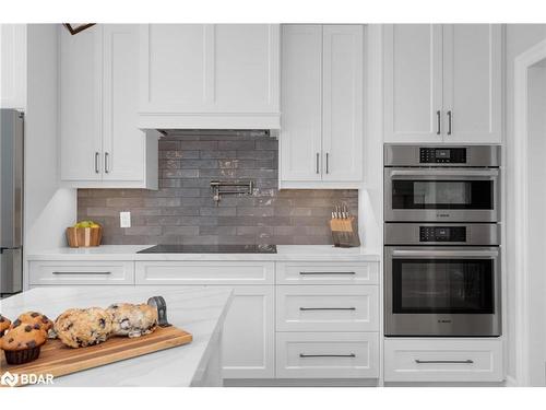 10 Walter James Parkway, Snow Valley, ON - Indoor Photo Showing Kitchen With Upgraded Kitchen