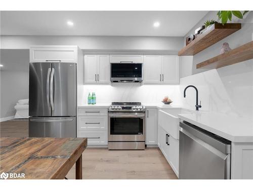 10 Walter James Parkway, Snow Valley, ON - Indoor Photo Showing Kitchen With Stainless Steel Kitchen With Upgraded Kitchen