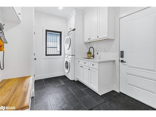 68 49Th Street North Street, Wasaga Beach, ON - Indoor Photo Showing Laundry Room