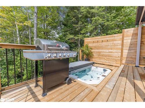 68 49Th Street North Street, Wasaga Beach, ON - Outdoor With Deck Patio Veranda With Exterior