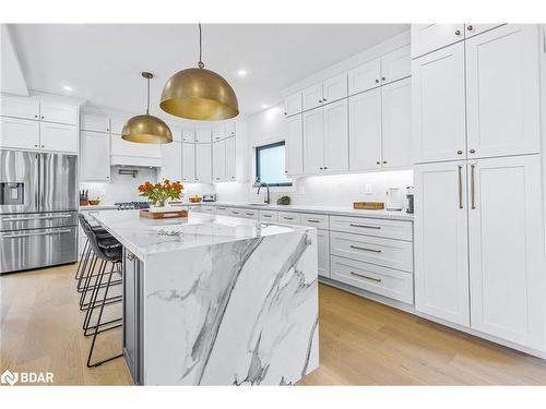 68 49Th Street North Street, Wasaga Beach, ON - Indoor Photo Showing Kitchen With Upgraded Kitchen