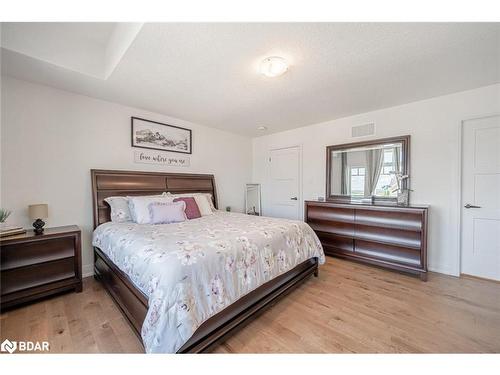 45 Pennell Drive, Barrie, ON - Indoor Photo Showing Bedroom