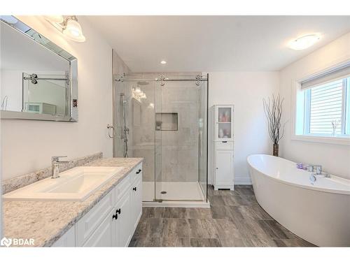 45 Pennell Drive, Barrie, ON - Indoor Photo Showing Bathroom