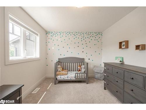 45 Pennell Drive, Barrie, ON - Indoor Photo Showing Bedroom