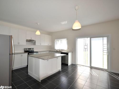 1001 Wickham Road, Innisfil, ON - Indoor Photo Showing Kitchen With Stainless Steel Kitchen