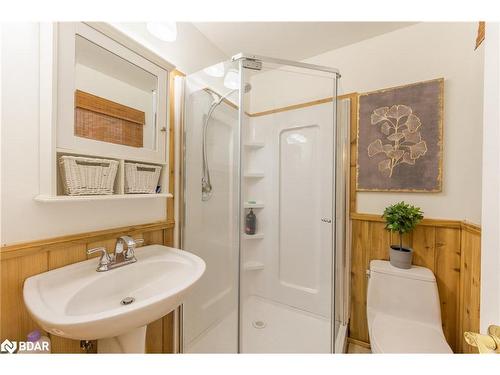 1600 Forster Avenue, Peterborough, ON - Indoor Photo Showing Bathroom