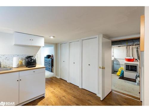 325 Innisfil Street, Barrie, ON - Indoor Photo Showing Kitchen