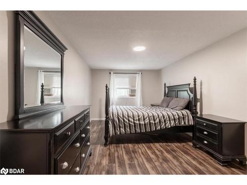 37 Loggers Run, Barrie, ON - Indoor Photo Showing Bedroom