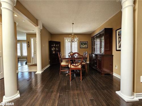 56 Bishop Drive, Barrie, ON - Indoor Photo Showing Dining Room