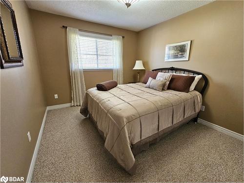 56 Bishop Drive, Barrie, ON - Indoor Photo Showing Bedroom