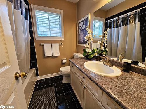 56 Bishop Drive, Barrie, ON - Indoor Photo Showing Bathroom