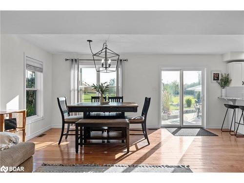 3750 10 Line N, Oro-Medonte, ON - Indoor Photo Showing Dining Room