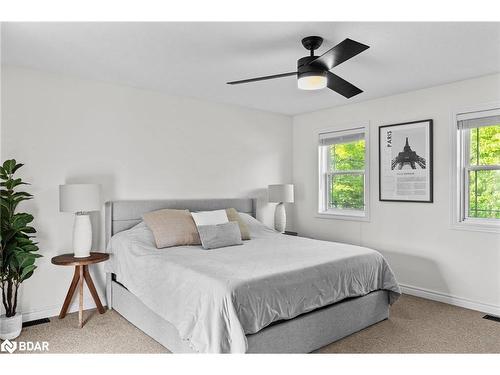 3750 10 Line N, Oro-Medonte, ON - Indoor Photo Showing Bedroom