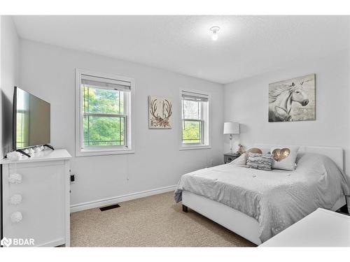 3750 10 Line N, Oro-Medonte, ON - Indoor Photo Showing Bedroom