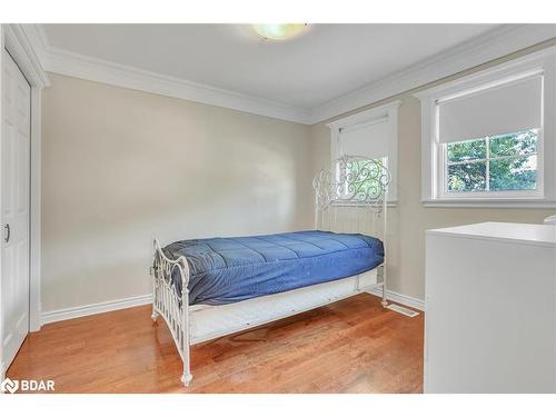 25 Keats Drive, Barrie, ON - Indoor Photo Showing Bedroom