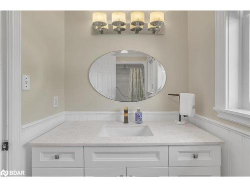 25 Keats Drive, Barrie, ON - Indoor Photo Showing Bathroom