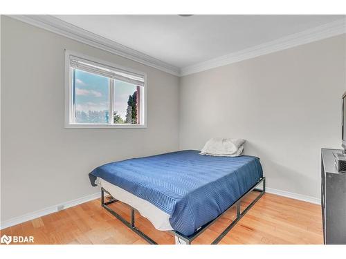 25 Keats Drive, Barrie, ON - Indoor Photo Showing Bedroom