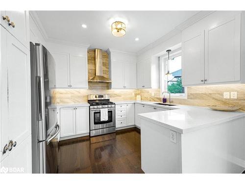 100 Mount Crescent, Angus, ON - Indoor Photo Showing Kitchen With Upgraded Kitchen