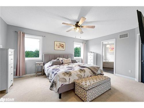 100 Mount Crescent, Angus, ON - Indoor Photo Showing Bedroom