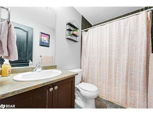 100 Mount Crescent, Angus, ON - Indoor Photo Showing Bathroom