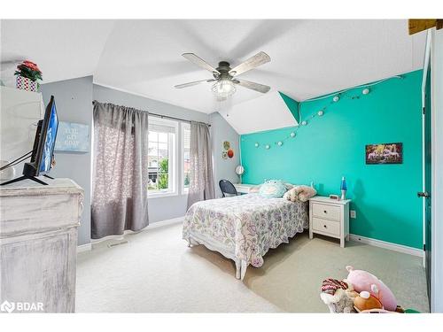 100 Mount Crescent, Angus, ON - Indoor Photo Showing Bedroom