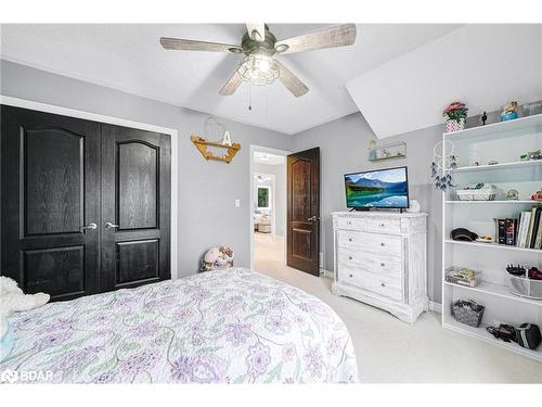 100 Mount Crescent, Angus, ON - Indoor Photo Showing Bedroom