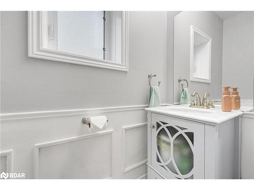 100 Mount Crescent, Angus, ON - Indoor Photo Showing Bathroom