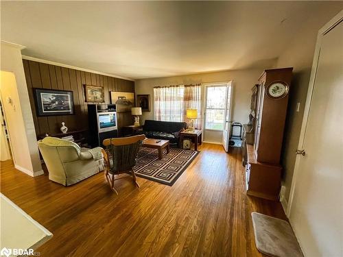 20-40 Judge Avenue, North Bay, ON - Indoor Photo Showing Living Room