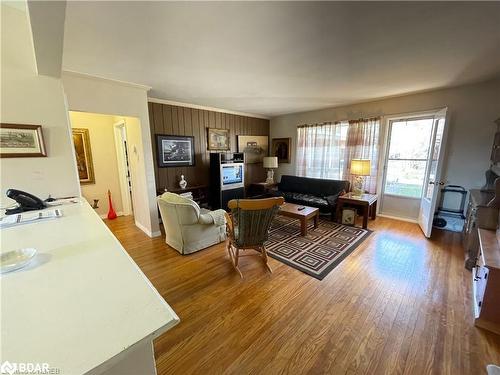 20-40 Judge Avenue, North Bay, ON - Indoor Photo Showing Living Room