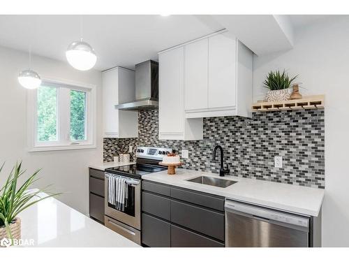 101 Bayview Drive, Barrie, ON - Indoor Photo Showing Kitchen With Stainless Steel Kitchen With Upgraded Kitchen