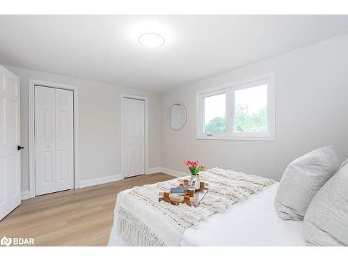 101 Bayview Drive, Barrie, ON - Indoor Photo Showing Bedroom