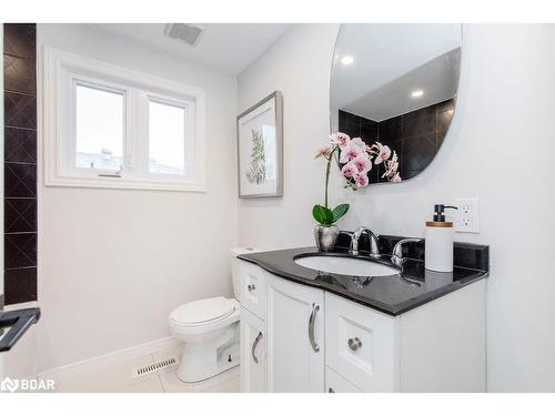 101 Bayview Drive, Barrie, ON - Indoor Photo Showing Bathroom