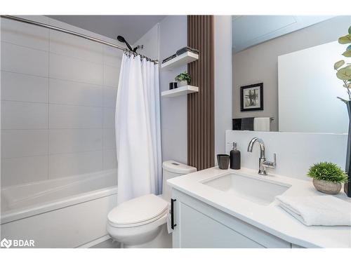 509-681 Yonge Street, Barrie, ON - Indoor Photo Showing Bathroom