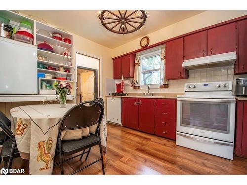 2704 Television Road, Peterborough, ON - Indoor Photo Showing Kitchen