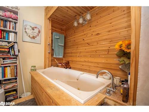 2704 Television Road, Peterborough, ON - Indoor Photo Showing Bathroom