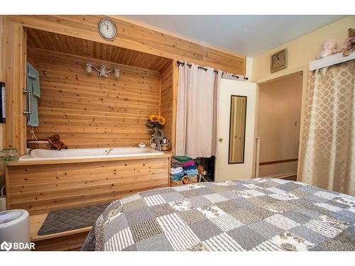 2704 Television Road, Peterborough, ON - Indoor Photo Showing Bedroom