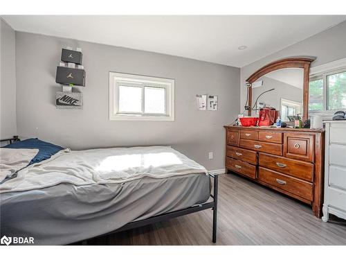 1376 13 Line N, Oro-Medonte, ON - Indoor Photo Showing Bedroom