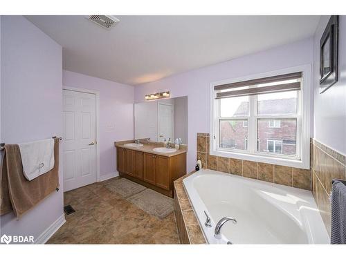 159 Wright Crescent Crescent, Niagara-On-The-Lake, ON - Indoor Photo Showing Bathroom