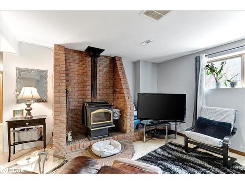 12 Pine Ridge Trail, Oro-Medonte, ON - Indoor Photo Showing Living Room With Fireplace