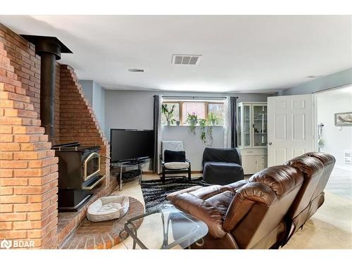 12 Pine Ridge Trail, Oro-Medonte, ON - Indoor Photo Showing Living Room