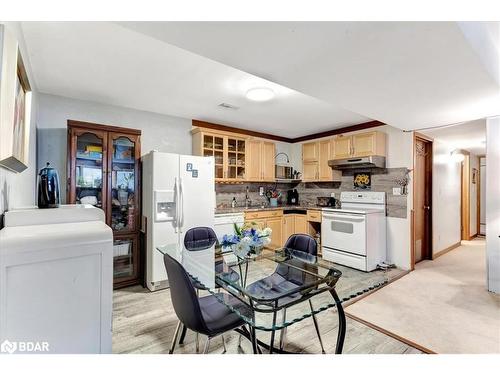 12 Pine Ridge Trail, Oro-Medonte, ON - Indoor Photo Showing Kitchen