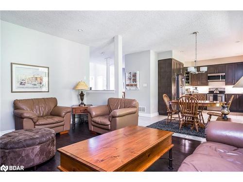 101 Jewel House Lane, Barrie, ON - Indoor Photo Showing Living Room