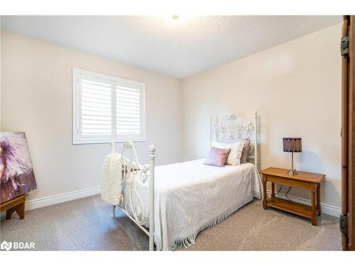 101 Jewel House Lane, Barrie, ON - Indoor Photo Showing Bedroom