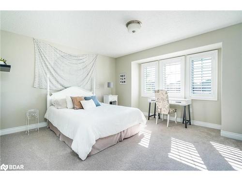 101 Jewel House Lane, Barrie, ON - Indoor Photo Showing Bedroom