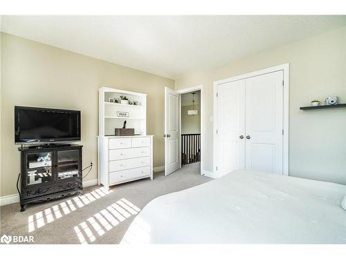 101 Jewel House Lane, Barrie, ON - Indoor Photo Showing Bedroom