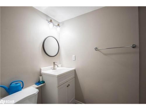 8 Grand Rapids Square, Brampton, ON - Indoor Photo Showing Bathroom